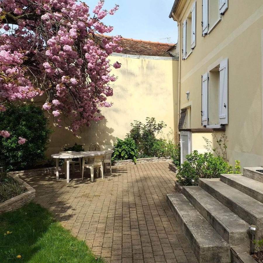 Appartement Avec Jardin - A 10 Minutes De Disneyland モンテヴラン エクステリア 写真
